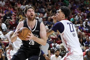 九游体育-篮网球星三分绝杀，全场观众热烈欢呼，汽车更新世界一次这么.的简单介绍-九游体育