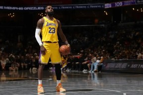 九游娱乐APP-詹姆斯爆冷击败德国队，赛况扑朔迷离引爆全场！-九游娱乐APP